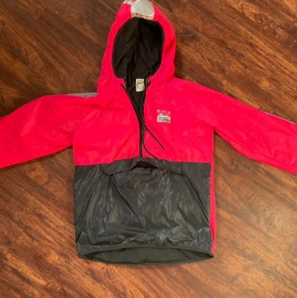 Pink vs windbreaker - Picture 3 of 3